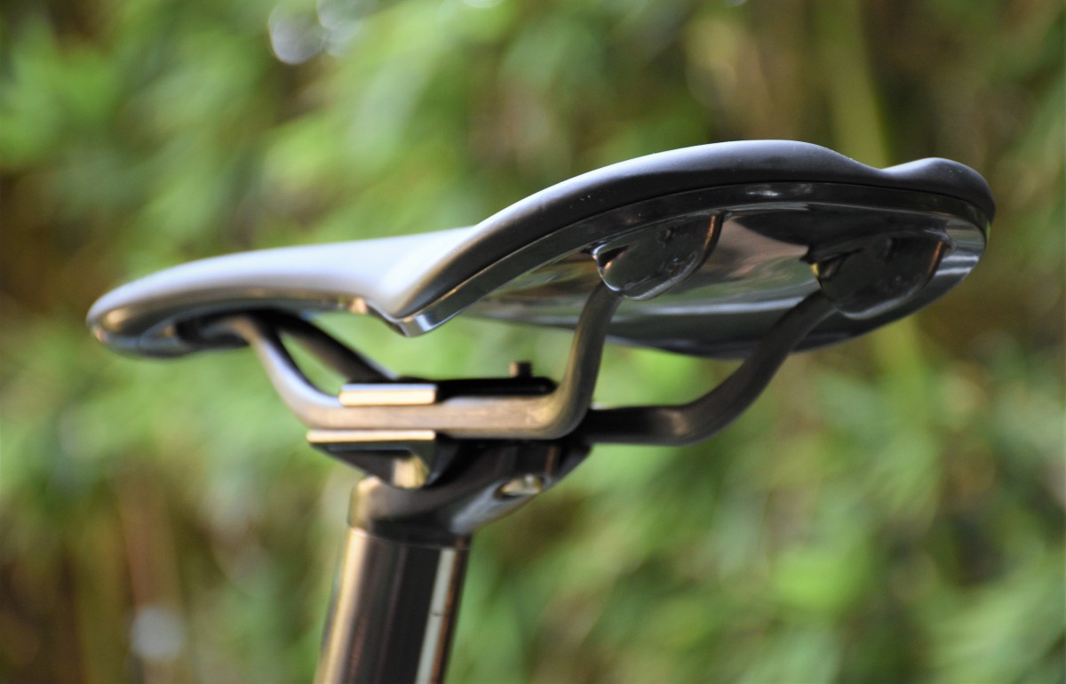 fabric scoop bike saddle review