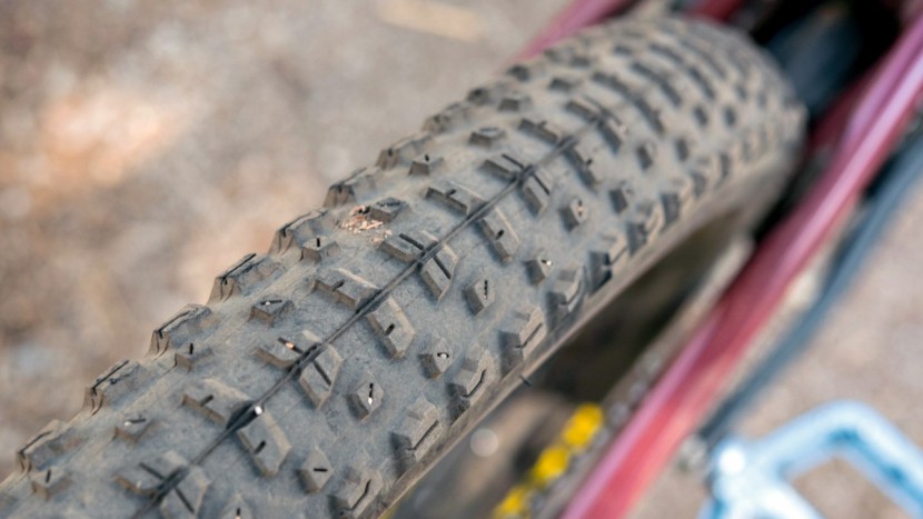 juliana furtado carbon 27.5+ s - the 2.6&quot; maxxis rekon provides loads of traction in the right...