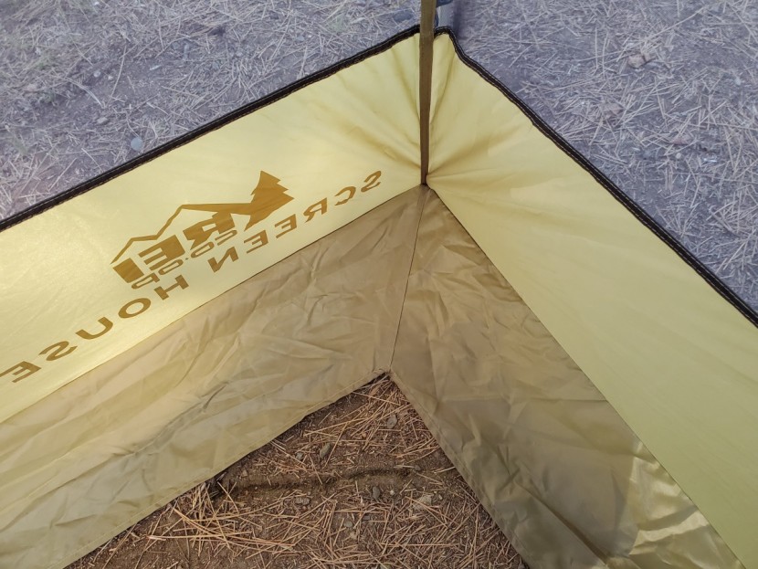 rei co-op screen house - the solid floor perimeter to keep ground bugs away