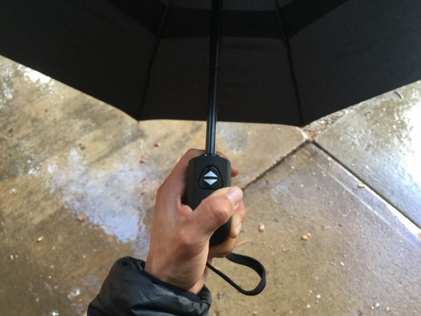 amazon basics automatic travel - constructed to automatically open and collapse the canopy, the...