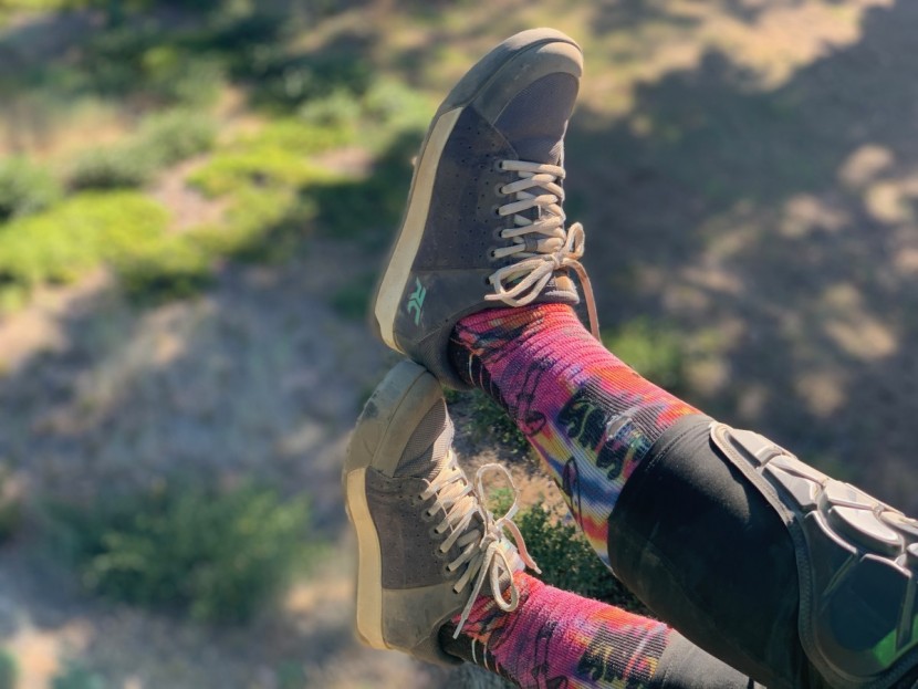 ride concepts livewire for women - the ride concepts livewire are very comfy flat pedal mountain bike...