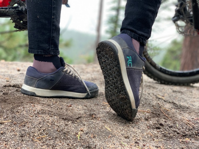 ride concepts livewire for women - the deep hexagon pattern that lines the bottom of the livewires...