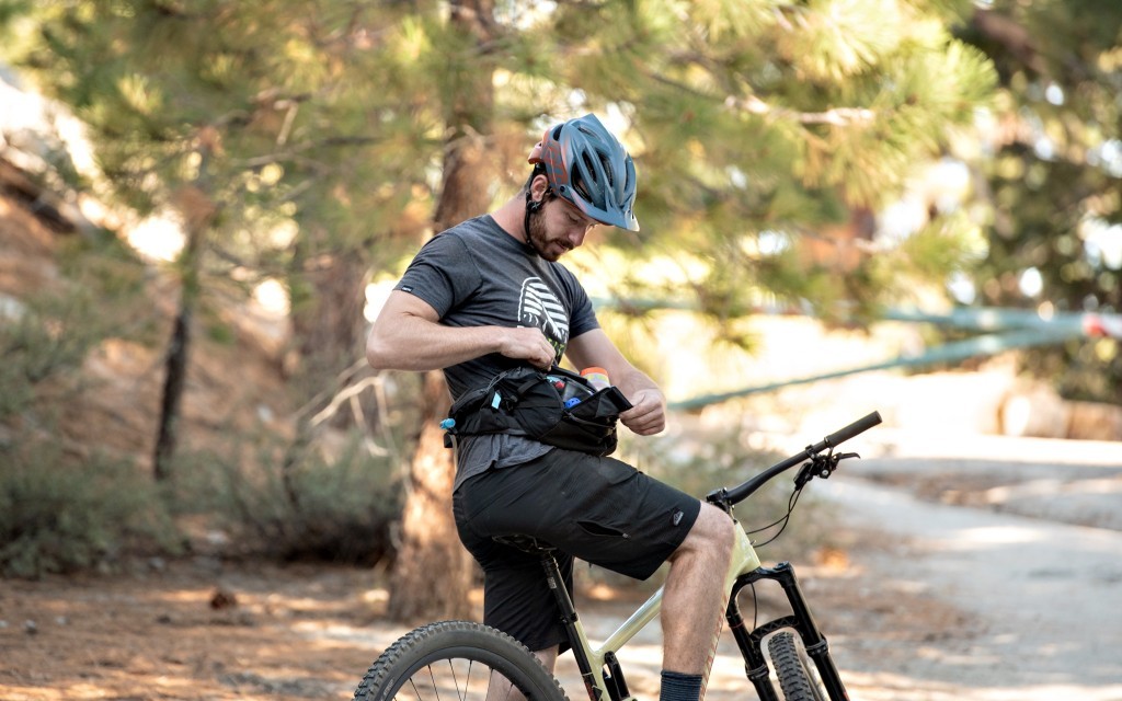 How to Choose The Best Hip Pack For Mountain Biking