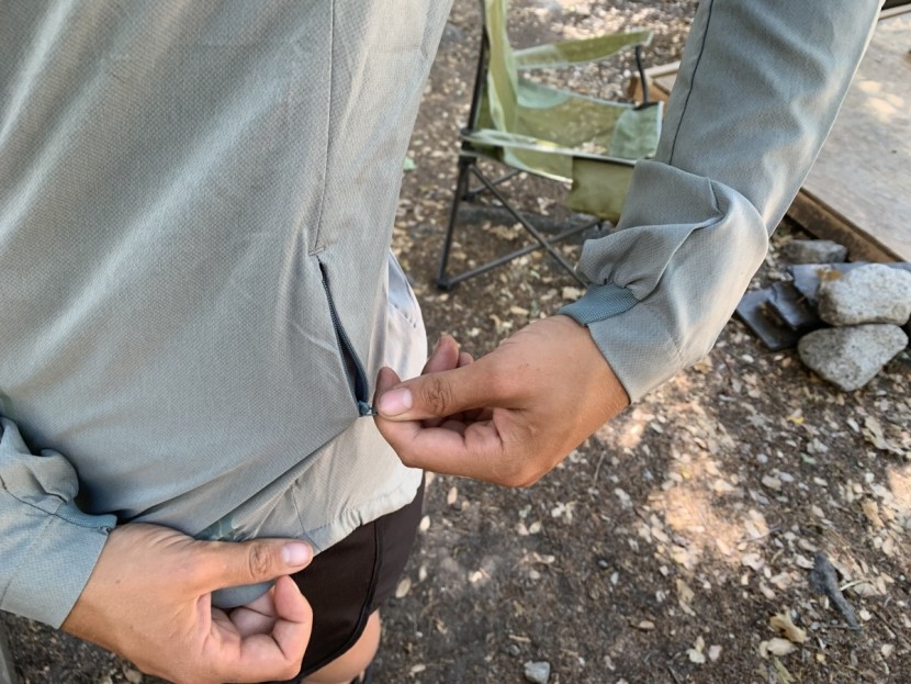 adidas supernova confident - the supernova has two side pockets.