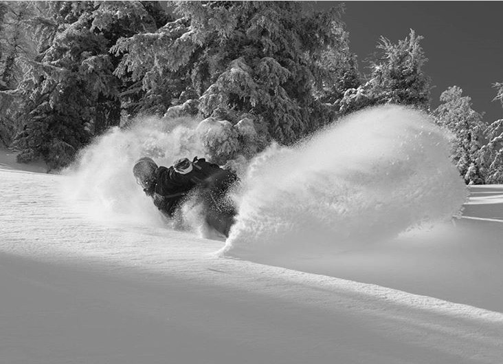 splitboard - boards with optimal float facilitate deep turns rather then tomahawks.