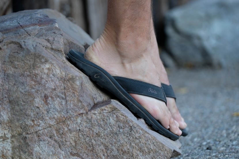 olukai ohana - even a 40-degree granite slab isn&#039;t too slippery for the &#039;ohana...
