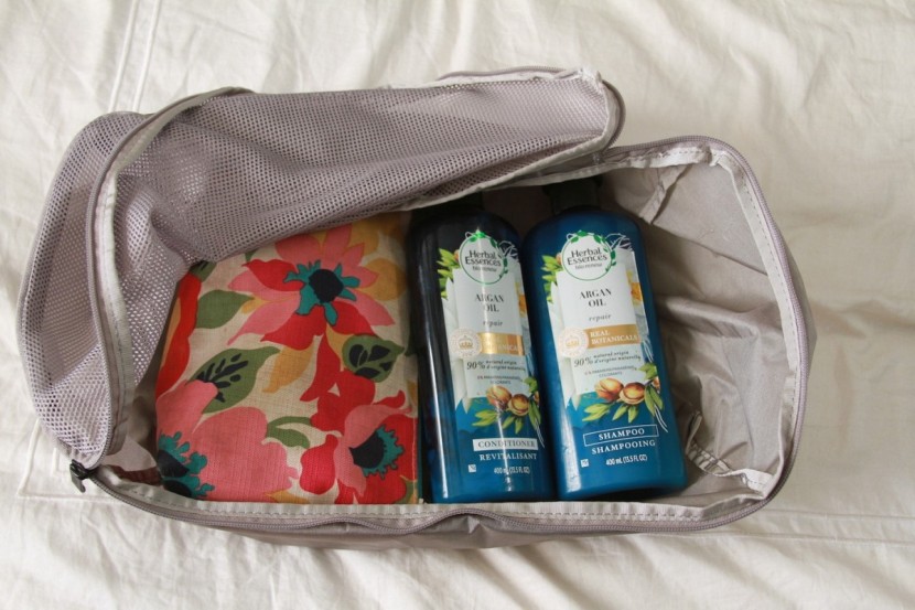 the north face stratoliner 75 - we appreciate the separate tote bag perfect for toiletries. the...