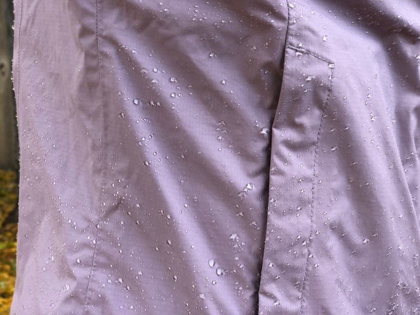 the north face venture 2 for women - pockets for your hands and pit vents for your sweat. it's not much...