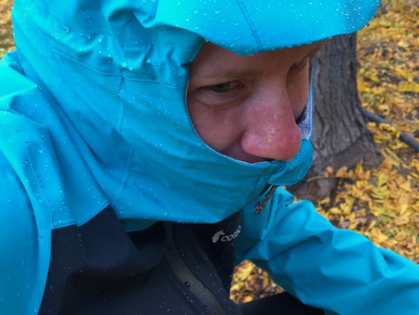 cotopaxi parque for women - a seriously tall chin and wide brim help keep our faces dry, and the...