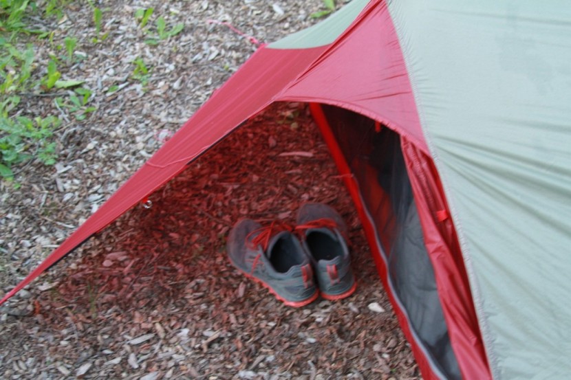 msr reflex 2 ul - a look at the relative space provided by the vestibule which offers...