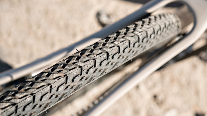 giant revolt advanced 3 - the giant crosscut tires work fine in the right conditions, but they...