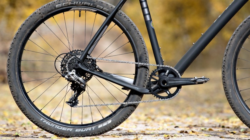 ibis hakka mx rival - the sram rival 1x11-speed drivetrain works quite well. our testers...