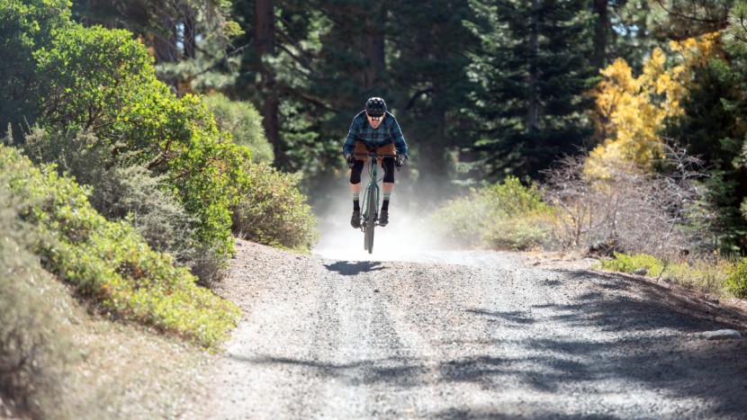 salsa journeyer apex 1 700 - it wouldn&#039;t be our first pick for racing or punching the throttle on...