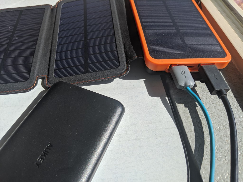 Hiluckey Solar Charger 25000mAh, Outdoor USB C Portable Power Bank with 4  Solar Panels, 3A Fast Charge External Battery Pack with 3 USB Outputs