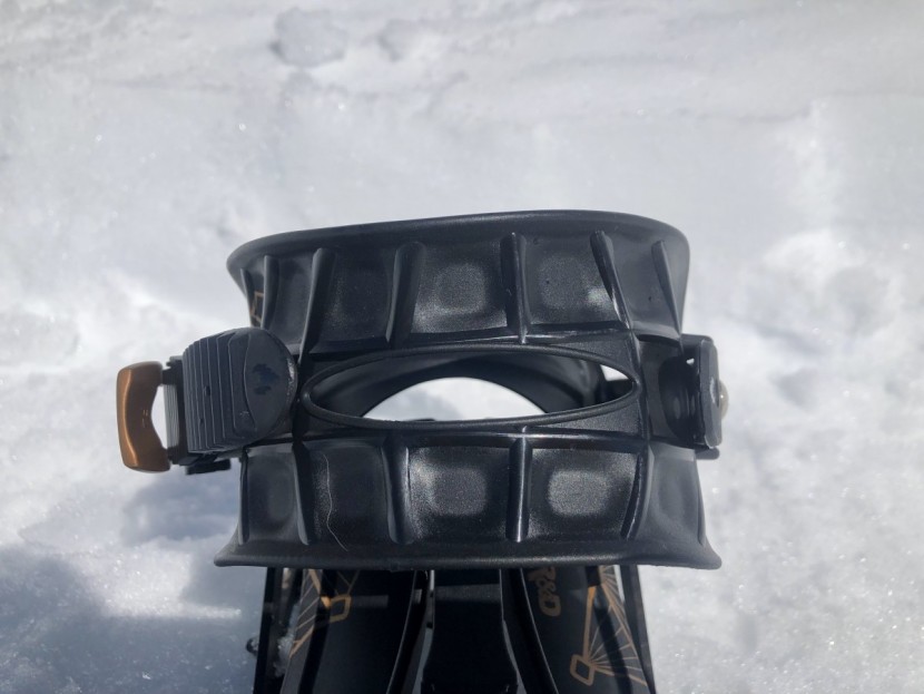 splitboard bindings - the pillow line straps are a one-piece injection-molded plastic that...