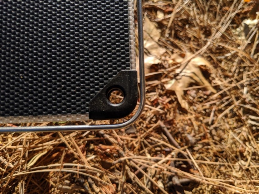 biolite solarpanel 10+ - a close-up of its construction.