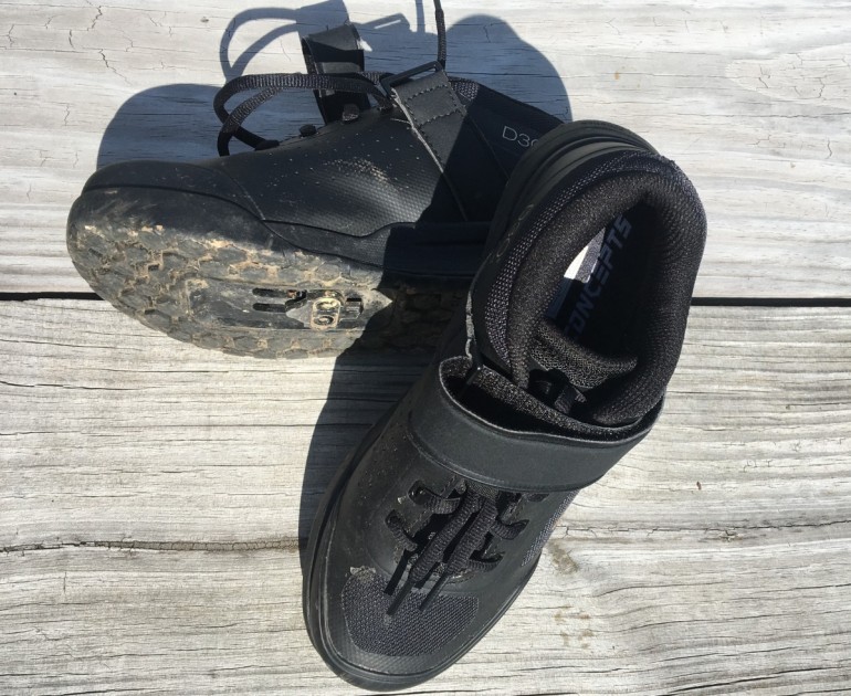 mountain bike shoes womens - the traverse&#039;s inside ankle is higher for additional protection and...