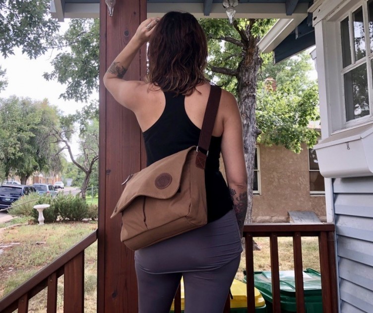 egoelife canvas - even packed to the gills with a laptop and book, the egoelife laid...