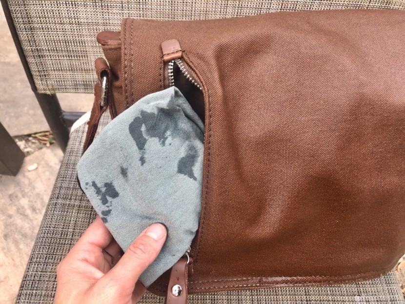 egoelife canvas - our water tests showed that this bag doesn&#039;t keep much out.