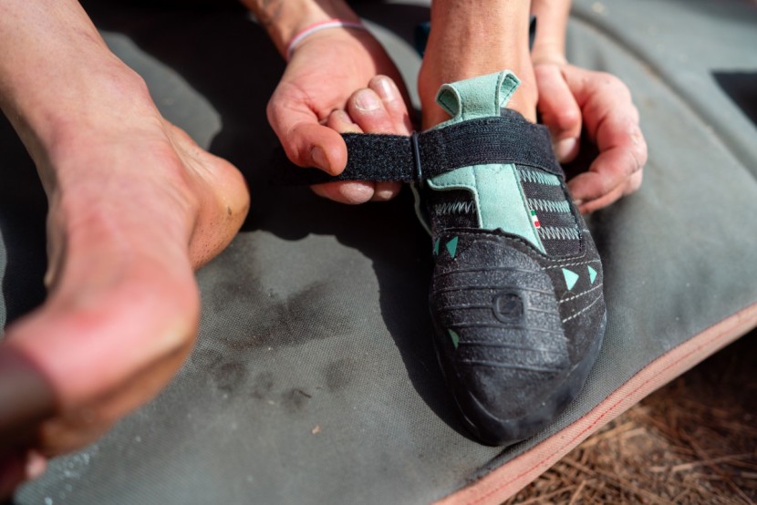 scarpa instinct vs for women - a large suede pull tab and a velcro strap make the instinct an easy...