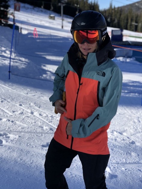 the north face a-cad futurelight has a nice smartphone pocket.