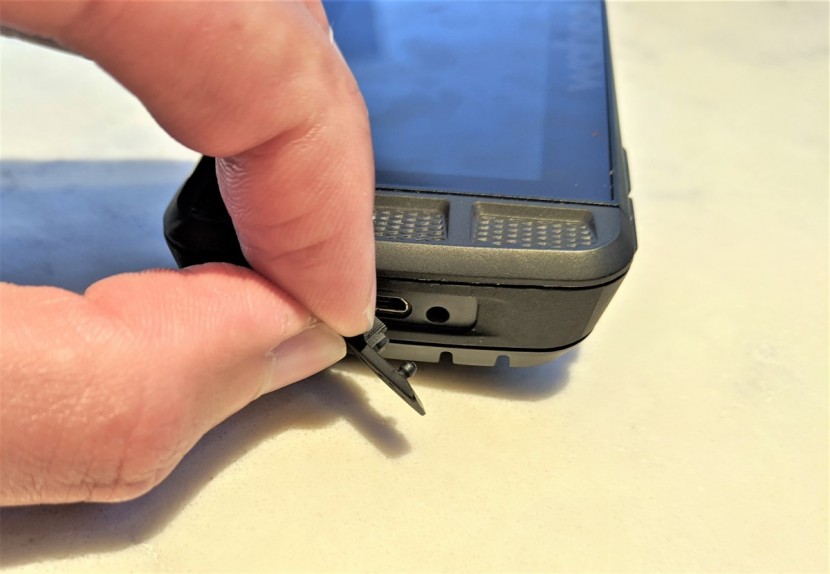 wahoo fitness elemnt roam - the elemnt roam&#039;s port cover fits nice and snug to protect it from...