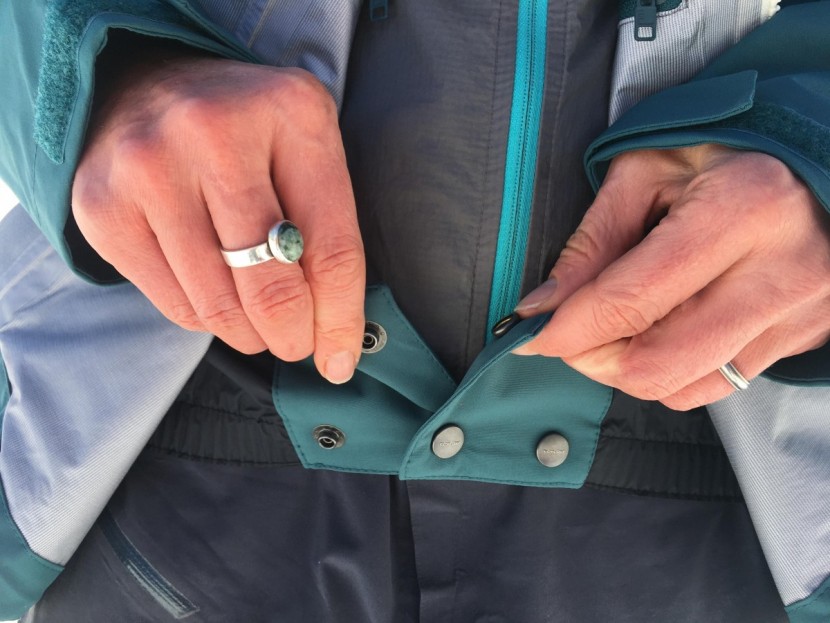 flylow billie coat - the billie coat&#039;s removable powder skirt is there when you needed...