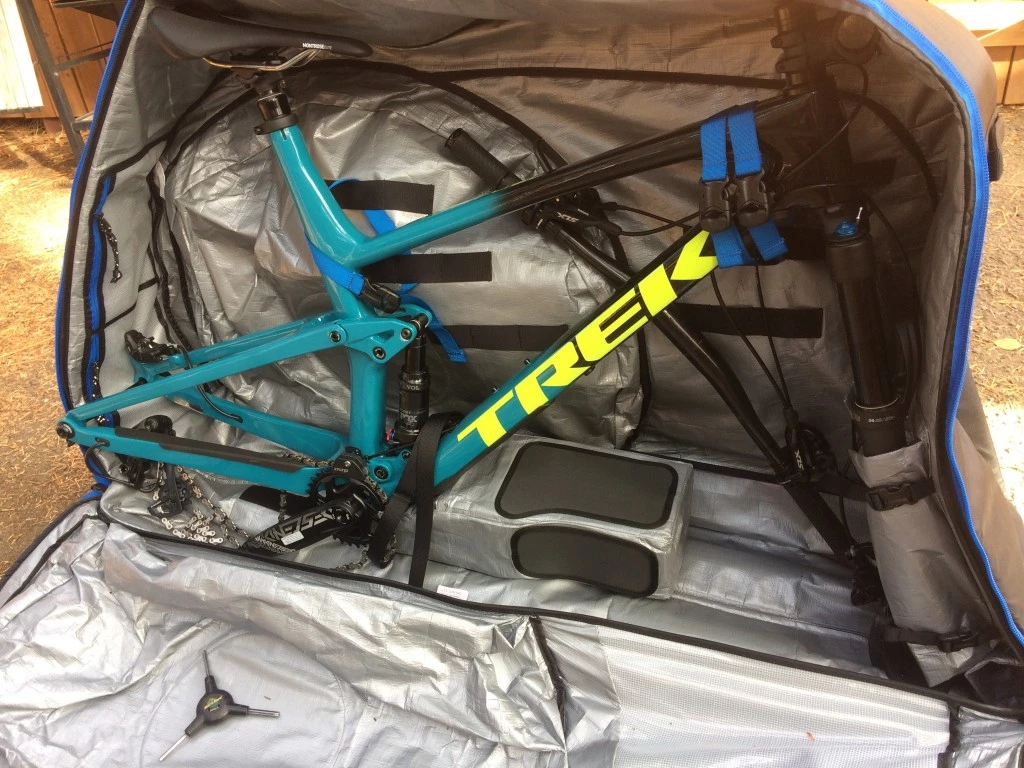 thule round trip traveler bike travel case review - once you get your bike in the case, it offers a solid and secure hold.