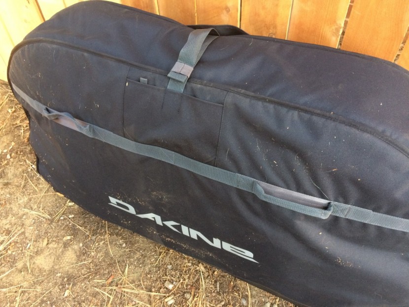 dakine bike roller - this case has plenty of handles and is easy to muscle around.