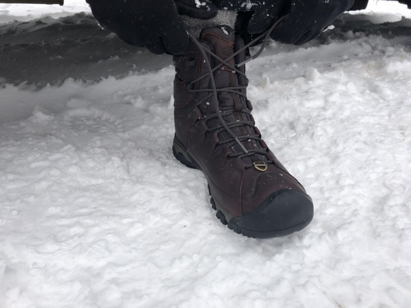 keen targhee lace high - the laces slide easily through the lower leather attachment points...