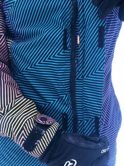 the velcro flap over the front zipper helped keep cold air out.