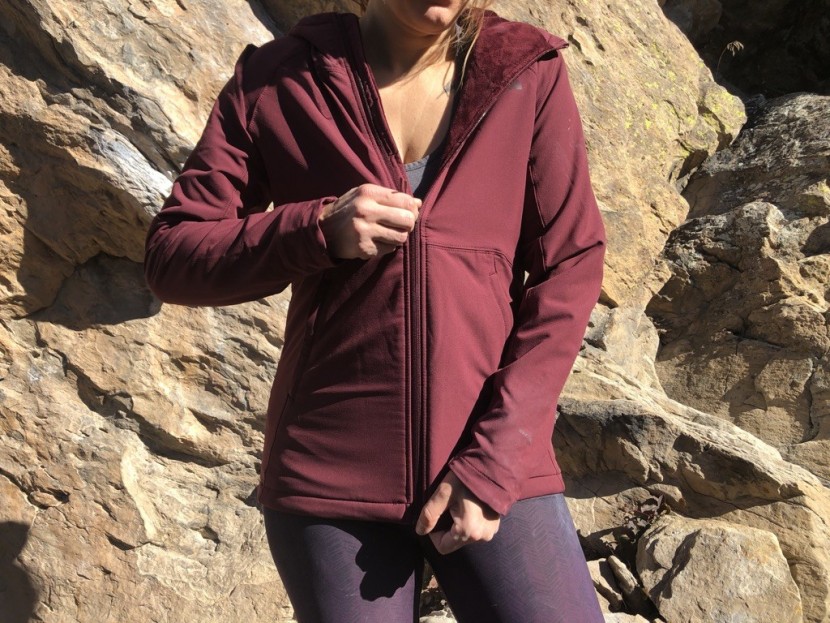 the north face shelbe raschel hoodie - no way around it, at almost 30 ounces, this is a heavy jacket.