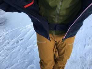 The powder skirt keeps out snow and water on deep powder days.