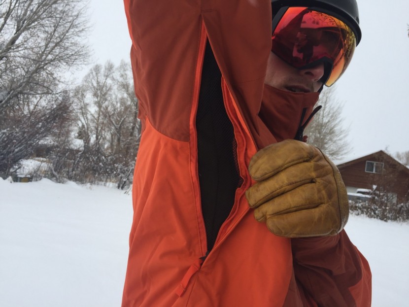 the north face balfron - large vents with mesh backing provide ventilation for the balfron.