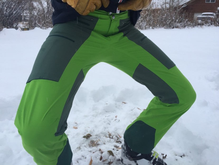 norrona lyngen windstopper hybrid - a snug fit and stretchy fabric provide a great range of motion.