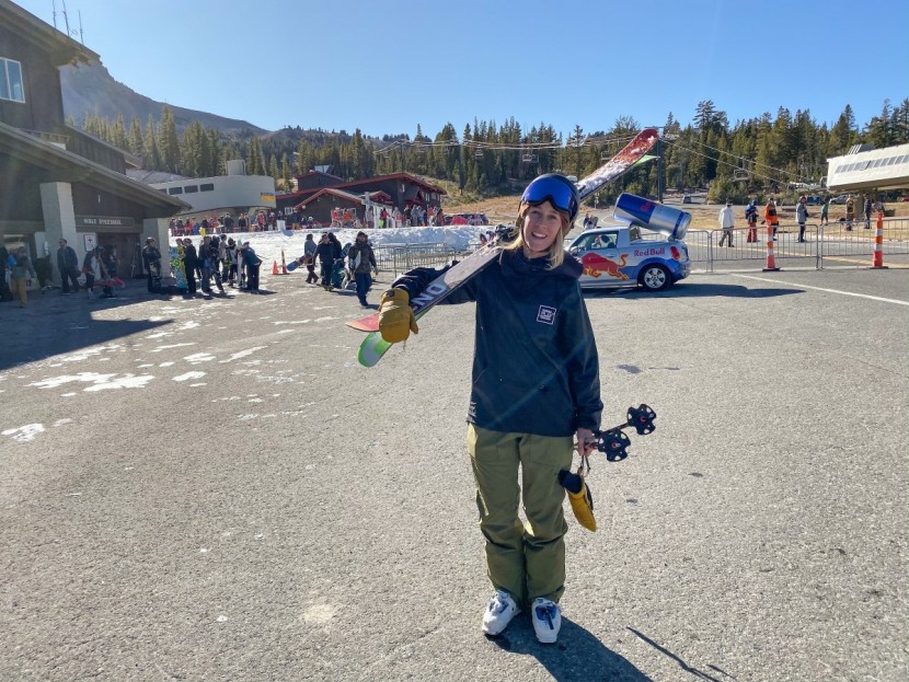 burton avalon bib - feeling hip and cool in the avalon.