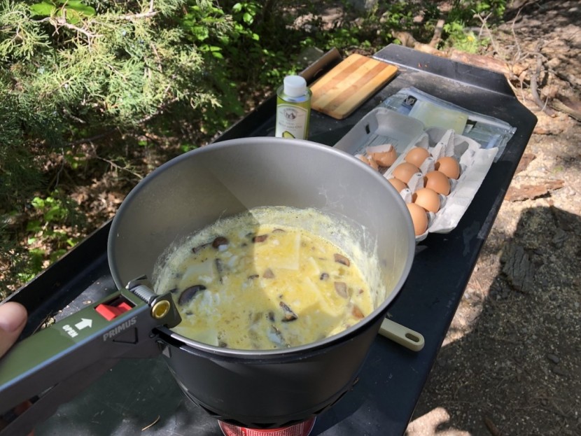 primus primetech 2.3l pot set - on a single burner, you need the hot holder to keep it from falling...