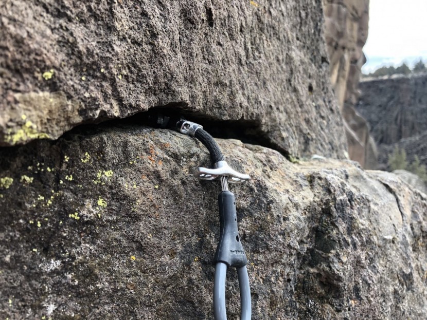 climbing cams - with an extremely flexible cable stem and the &quot;alien-style&quot; trigger...