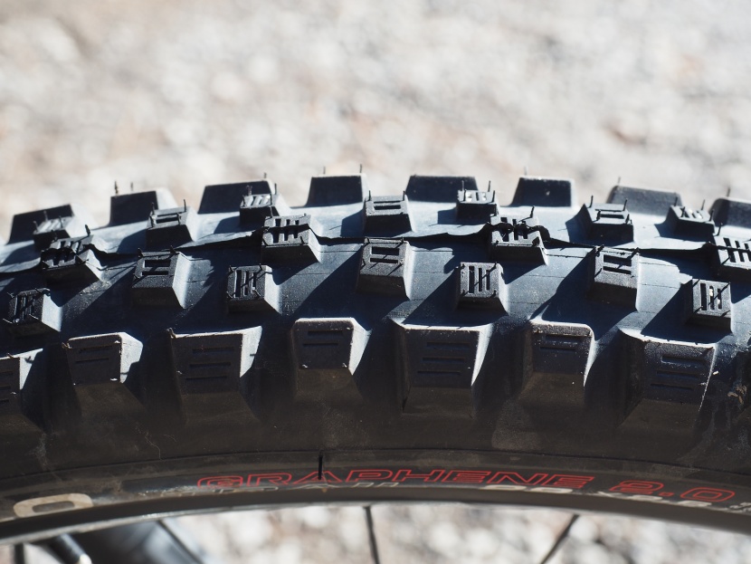 vittoria martello 2.6 - this is a reasonably fast-rolling tire that delivers an excellent...