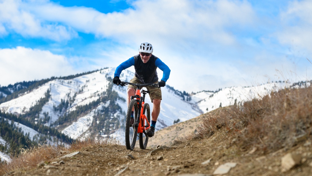 giant trance 29 3 - the trance 29 3 is a budget-friendly short travel trail bike that...