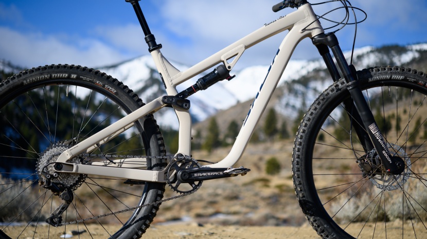 salsa horsethief deore - the alloy frame has somewhat conservative geometry by today&#039;s...
