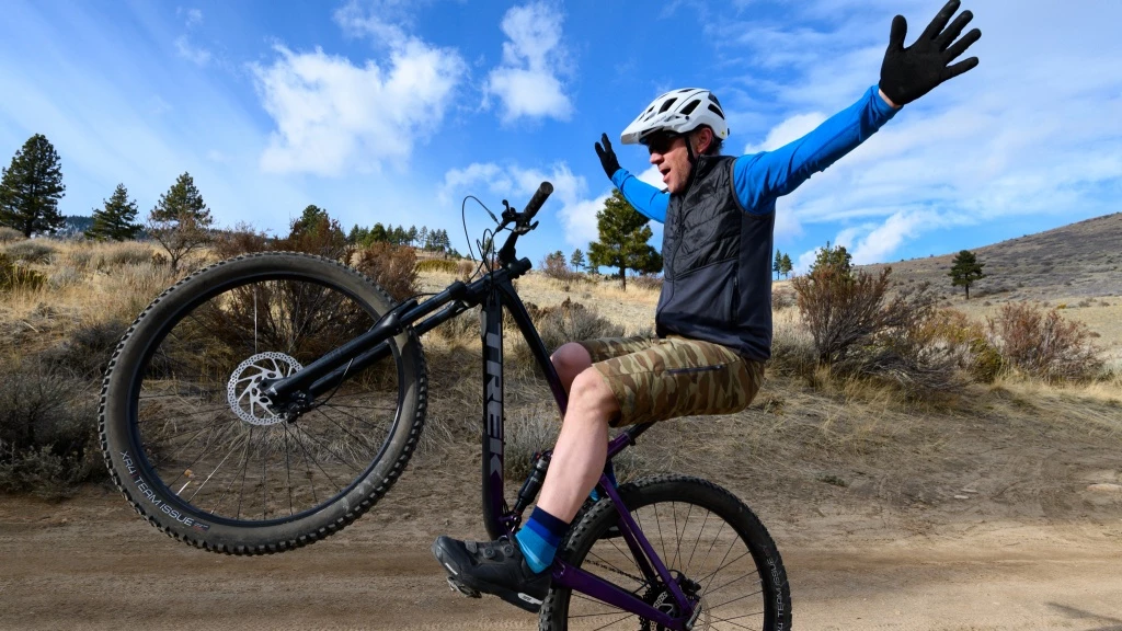 trek fuel ex 5 mountain bike under 3000 review - the fuel ex 5 will probably give you the ability to do no-handed...