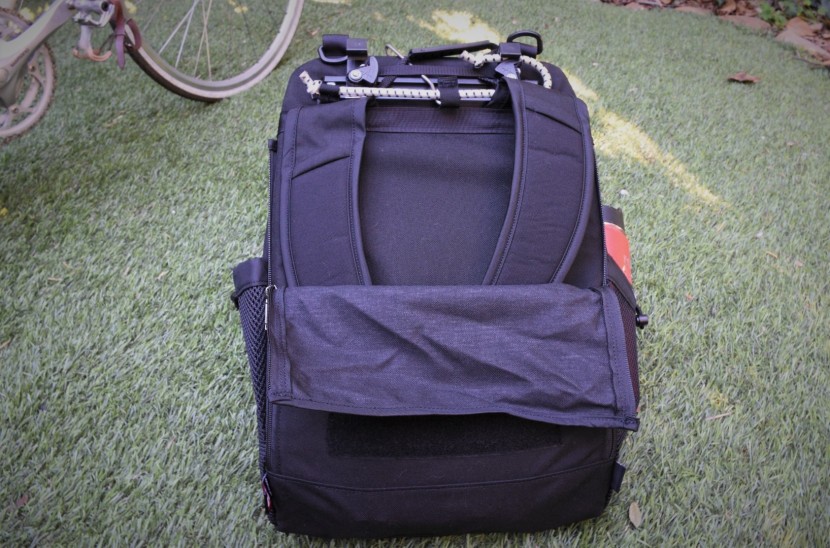 arkel bug pannier backpack - a protective back panel zips away to reveal a set of comfortable and...