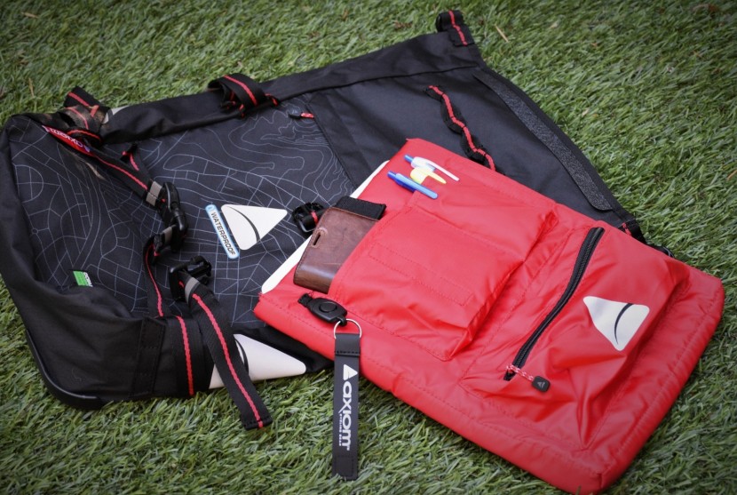 axiom monsoon oceanweave p18+ urban - the internal removable laptop sleeve is a nice addition, but the...