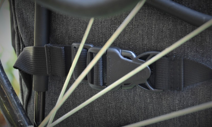 the klickflix mounting system is quite effective and easy to use.