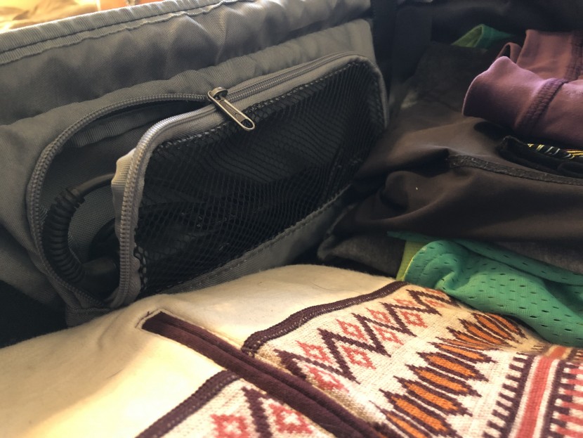 travelpro crew 11 21&quot; expandable spinner suiter - we think the internal pockets could be a different, more useful...