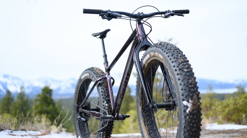 giant yukon 1 - giant has paired an aluminum frame with a rigid composite fork to...