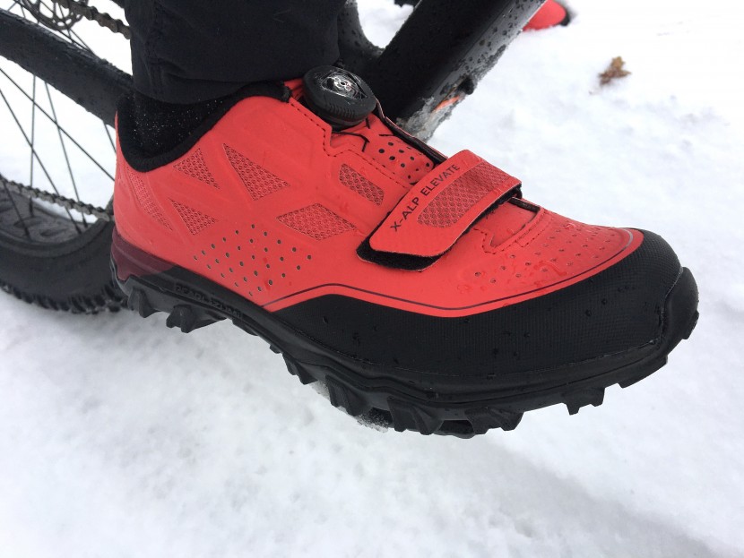 pearl izumi x-alp elevate - an extra layer over the forefoot provides protection to the front of...