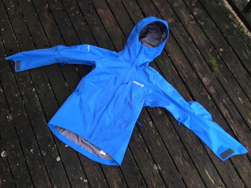 hardshell jacket womens - the asymmetrical cuffs on the norrona trollveggen look funny but...