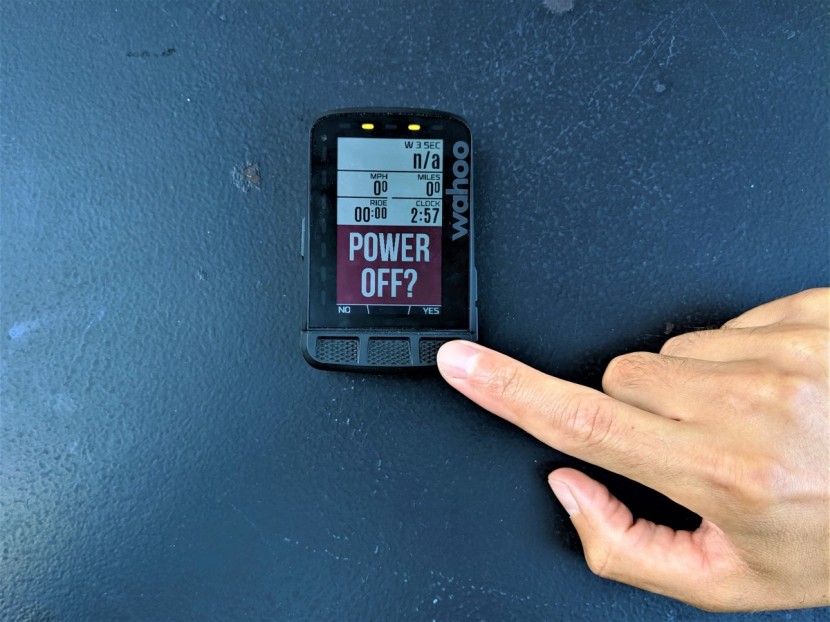 wahoo fitness elemnt roam - the elemnt roam uses six tactile buttons with three multi-function...